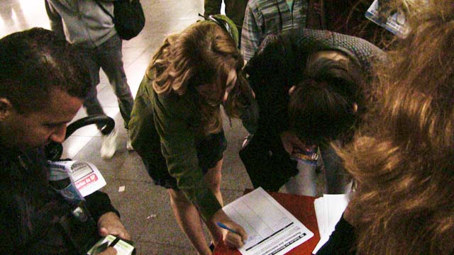 Ato pela readmissão na Sé na 5ª (10/7) recebe adesão popular